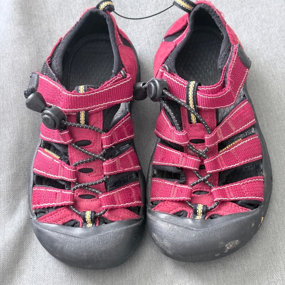 KEEN Newport H2 Kids Size 3 Red Waterproof Hiking Water Sandals Hiking GORPCORE